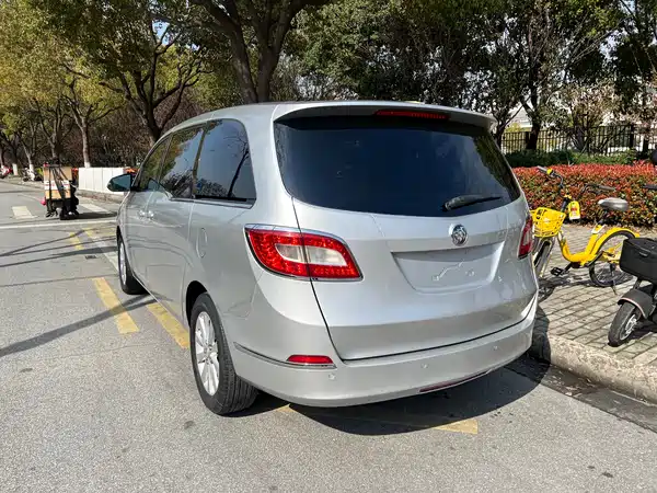 Buick GL8 2013