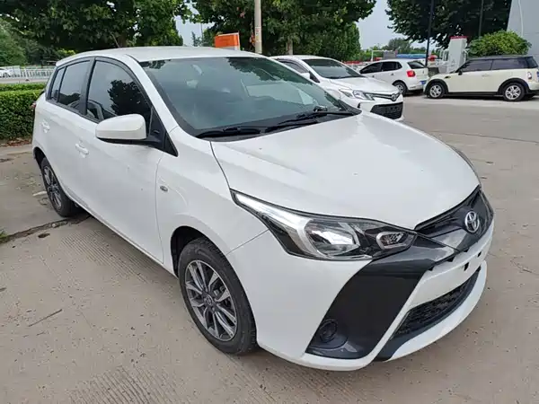 Toyota Yaris L 2021