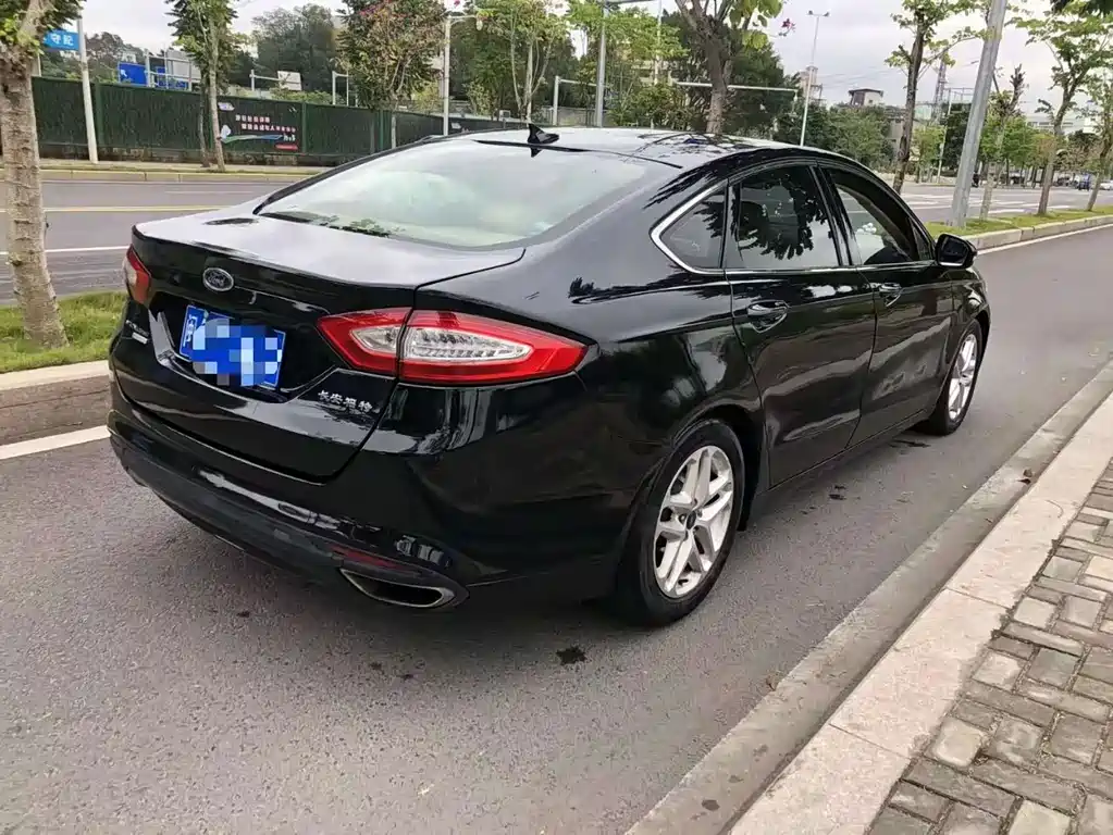 Ford Mondeo 2015 — фото 7