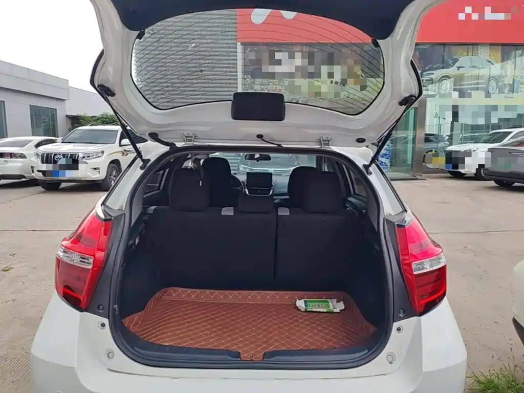 Toyota Yaris L 2021 — фото 19