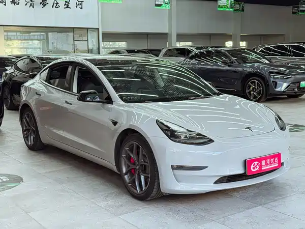 Tesla Model 3 2023