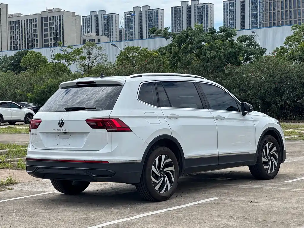 Volkswagen Tiguan L 2026 — фото 8