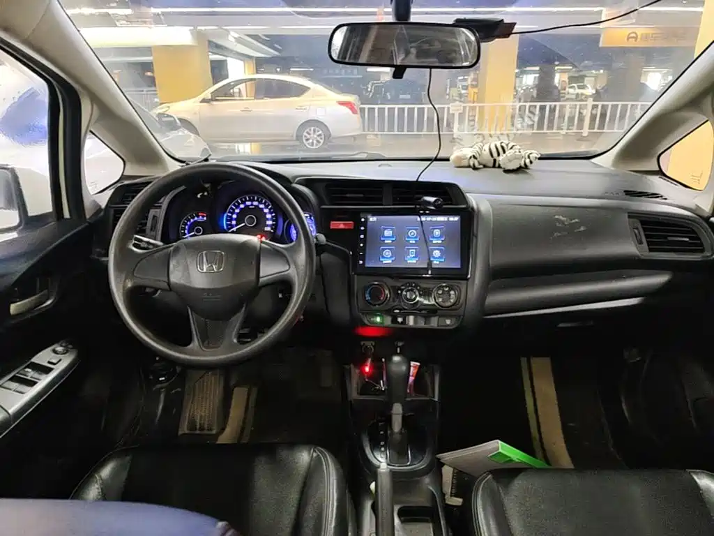 Honda Fit 2017 — фото 10