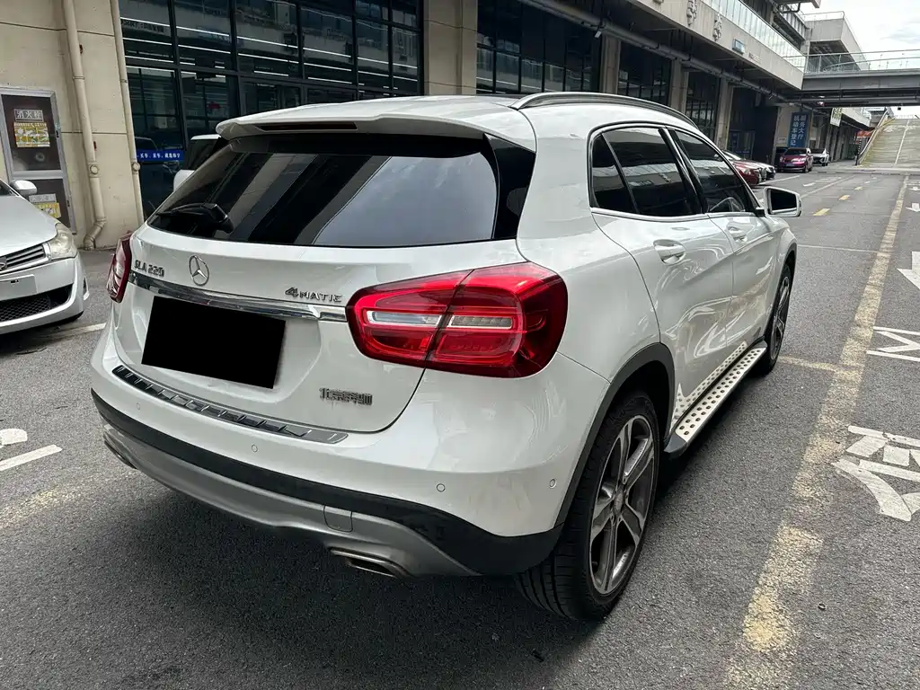 Mercedes-Benz GLA 2015
