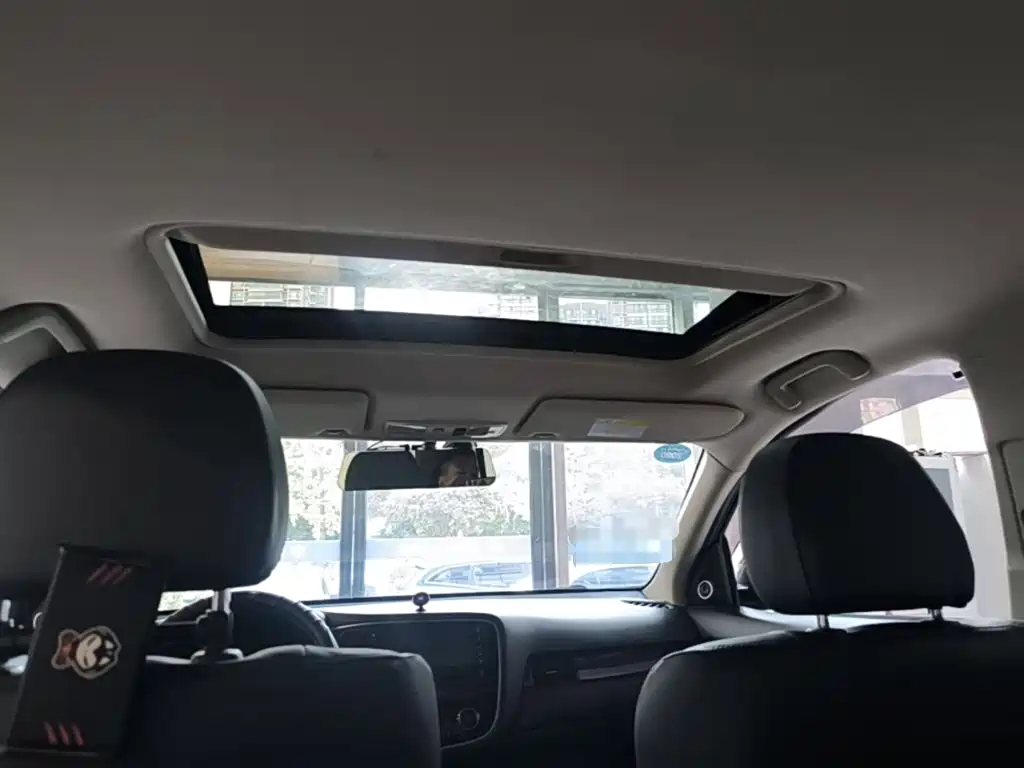 Mitsubishi Outlander 2019 — фото 18
