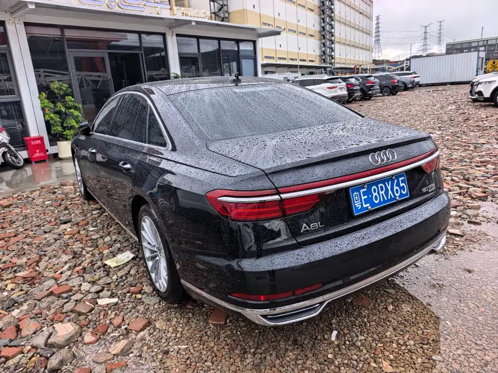 Audi A8 2022