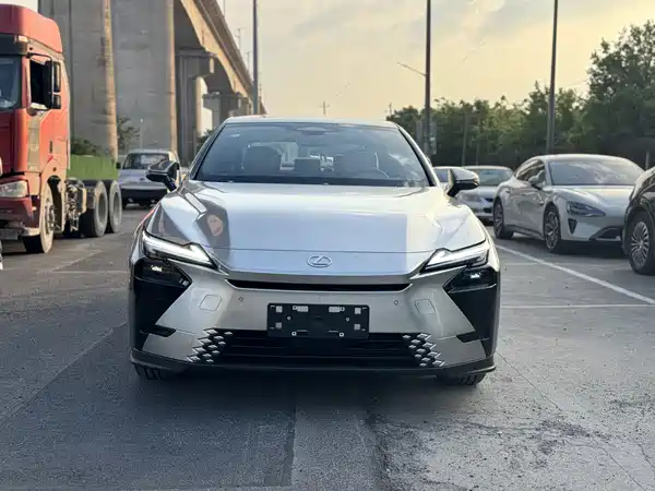 Lexus ES 2026