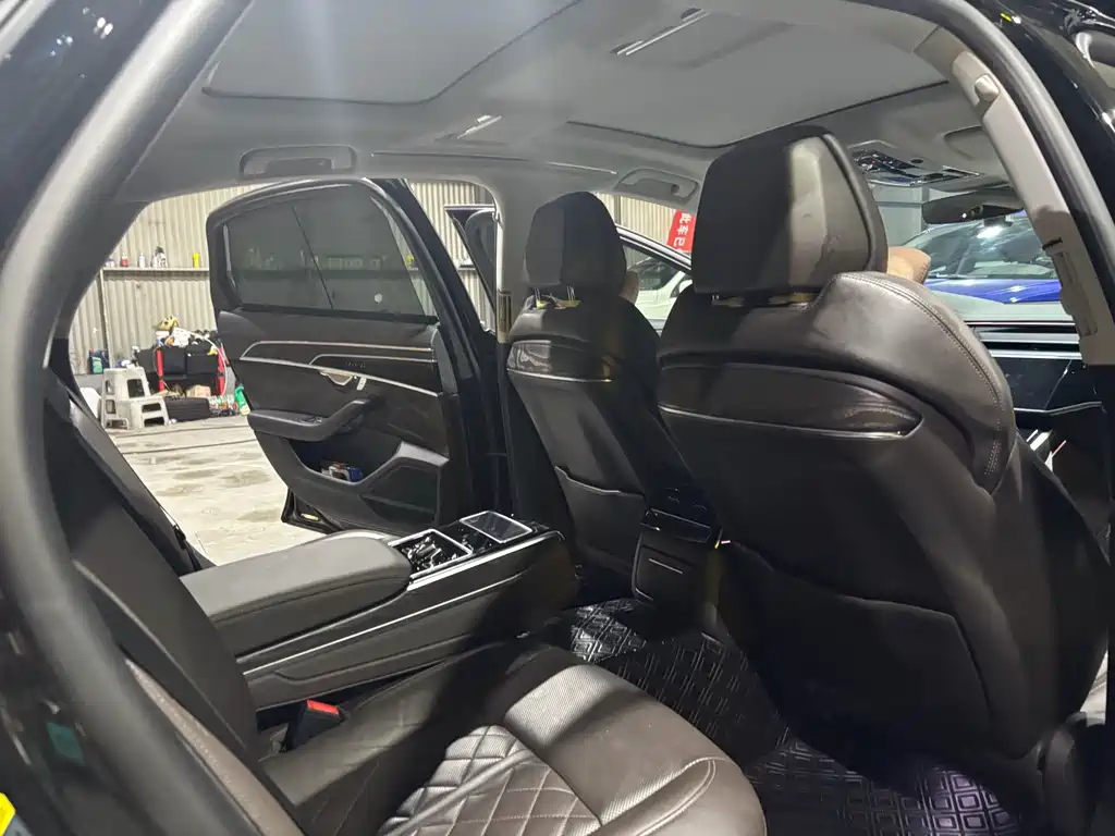 Audi A8 2022