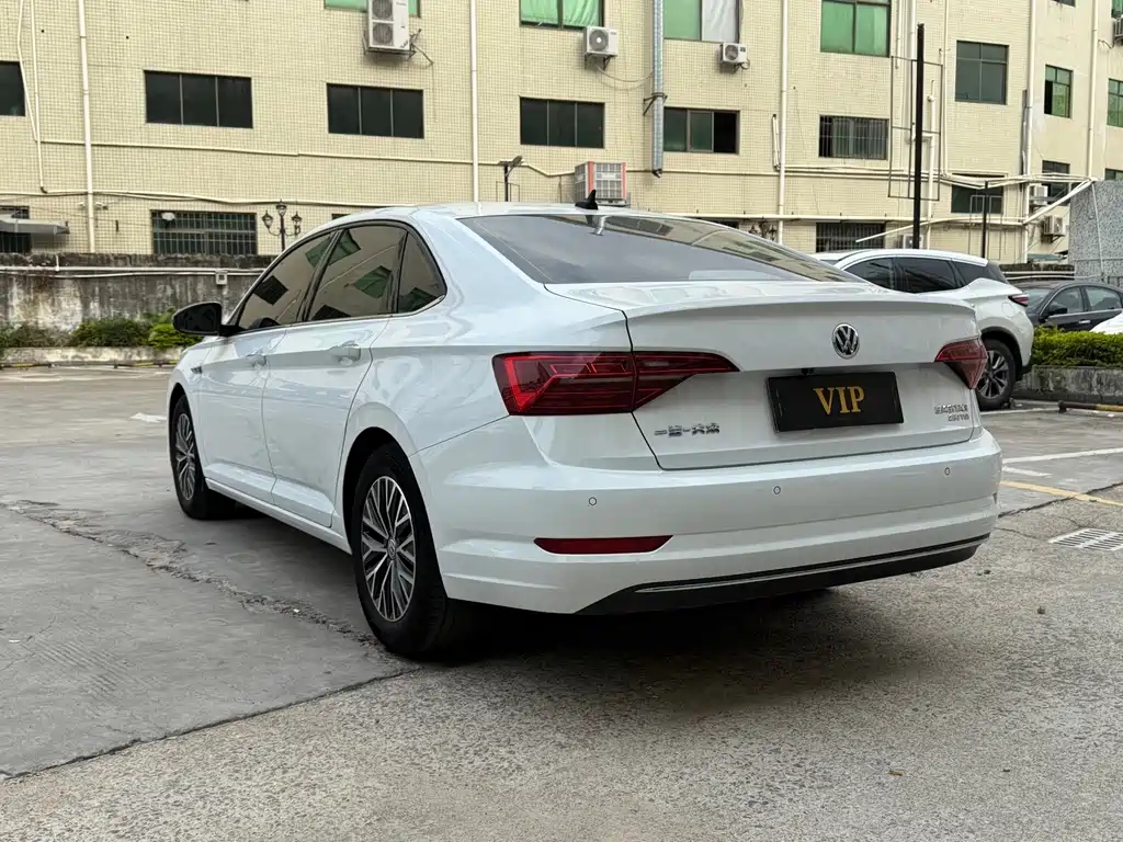 Volkswagen Sagitar 2021