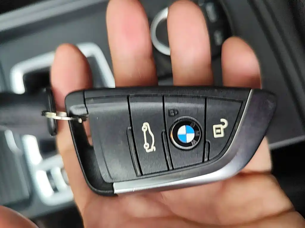 BMW 1 Series 2018 — фото 9