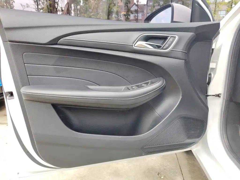Roewe i5 2020
