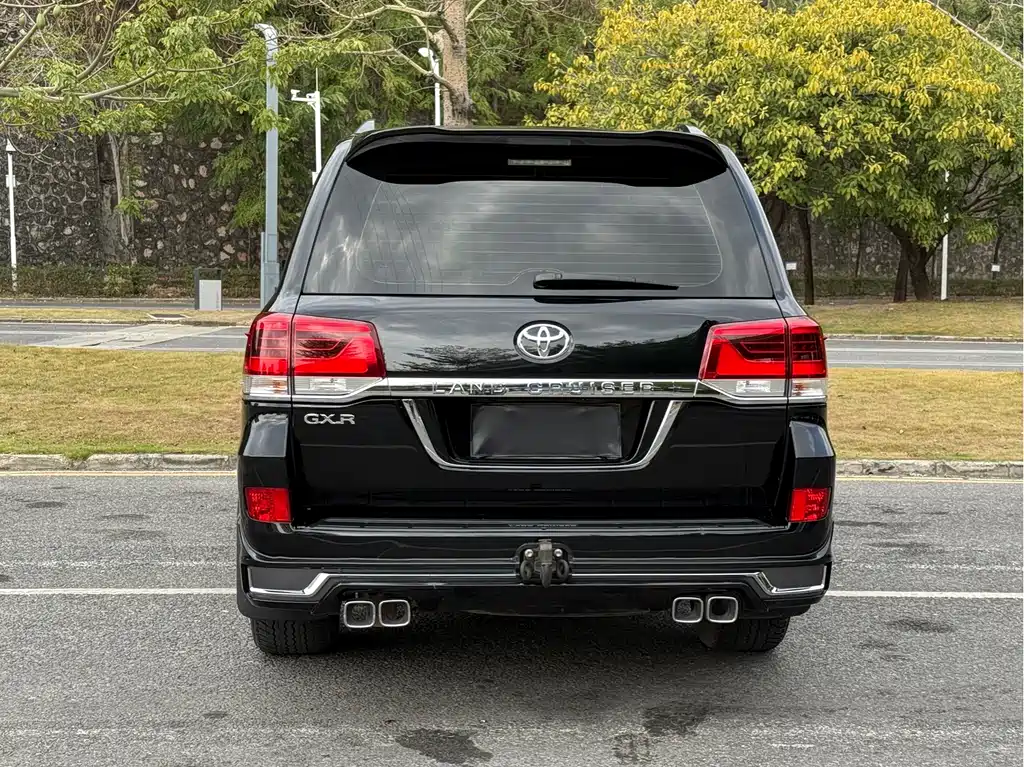 Toyota Land Cruiser 2017 — фото 18