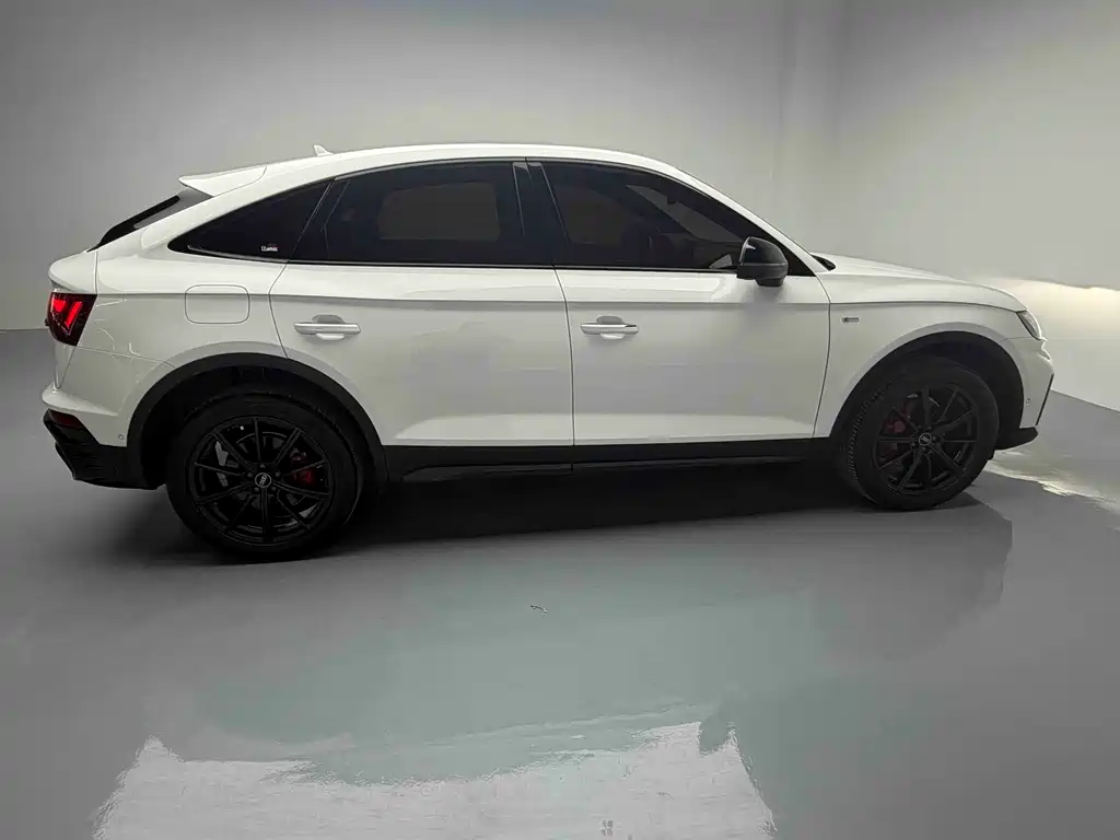Audi Q5L Sportback 2021 — фото 11