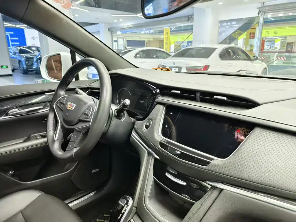 Cadillac XT5 2021 — фото 15