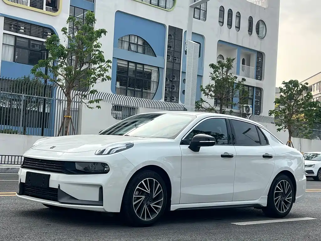 Lynk & Co 03 2022