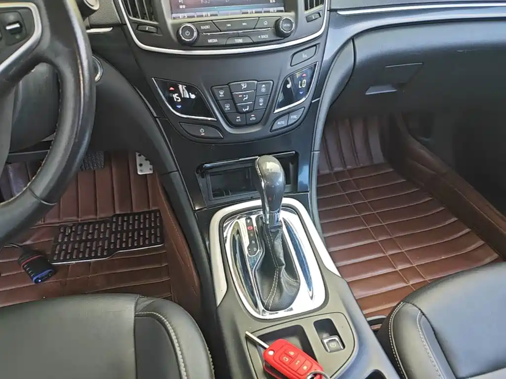 Buick Regal 2015 — фото 10