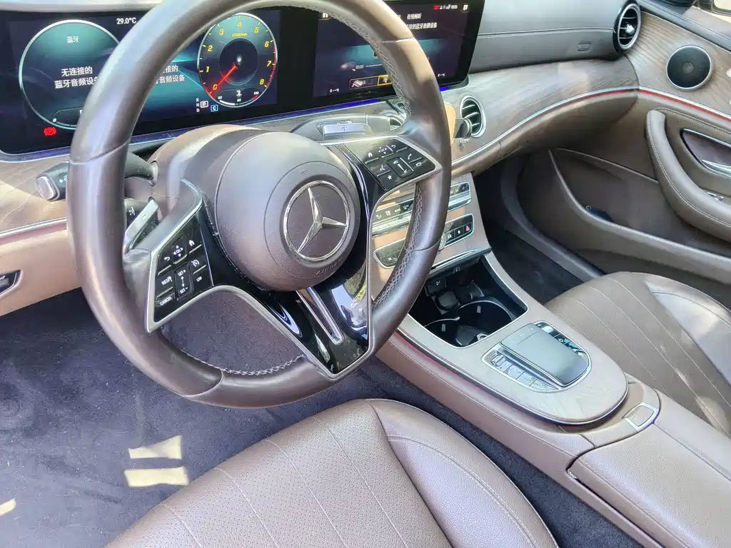 Mercedes-Benz E-Class 2023 — фото 10