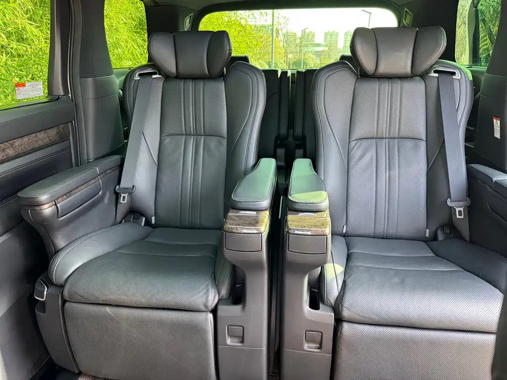 Toyota Alphard 2019 — фото 12