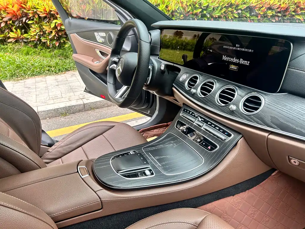 Mercedes-Benz E-Class 2020 — фото 12
