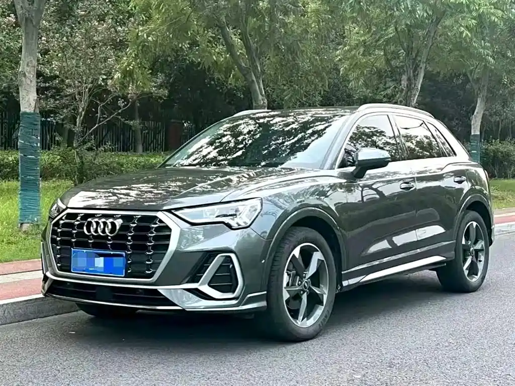 Audi Q3 2022 — фото 1