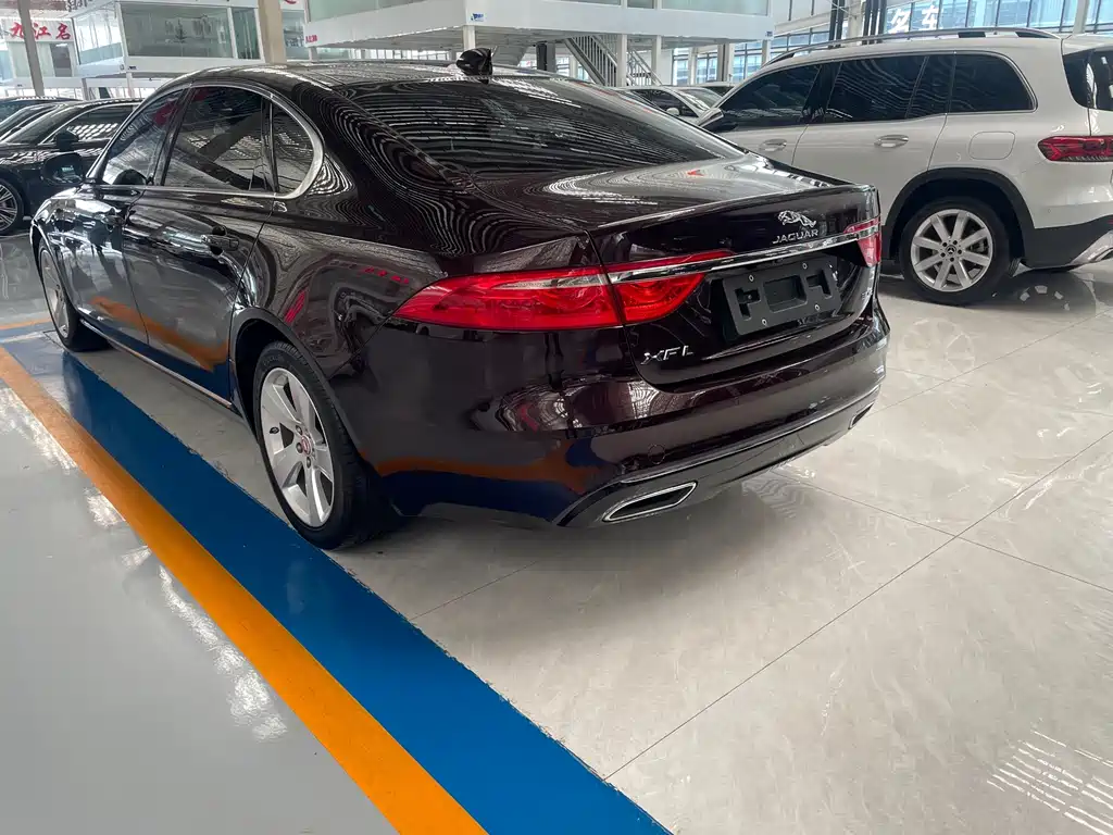 Jaguar XFL 2021 — фото 17