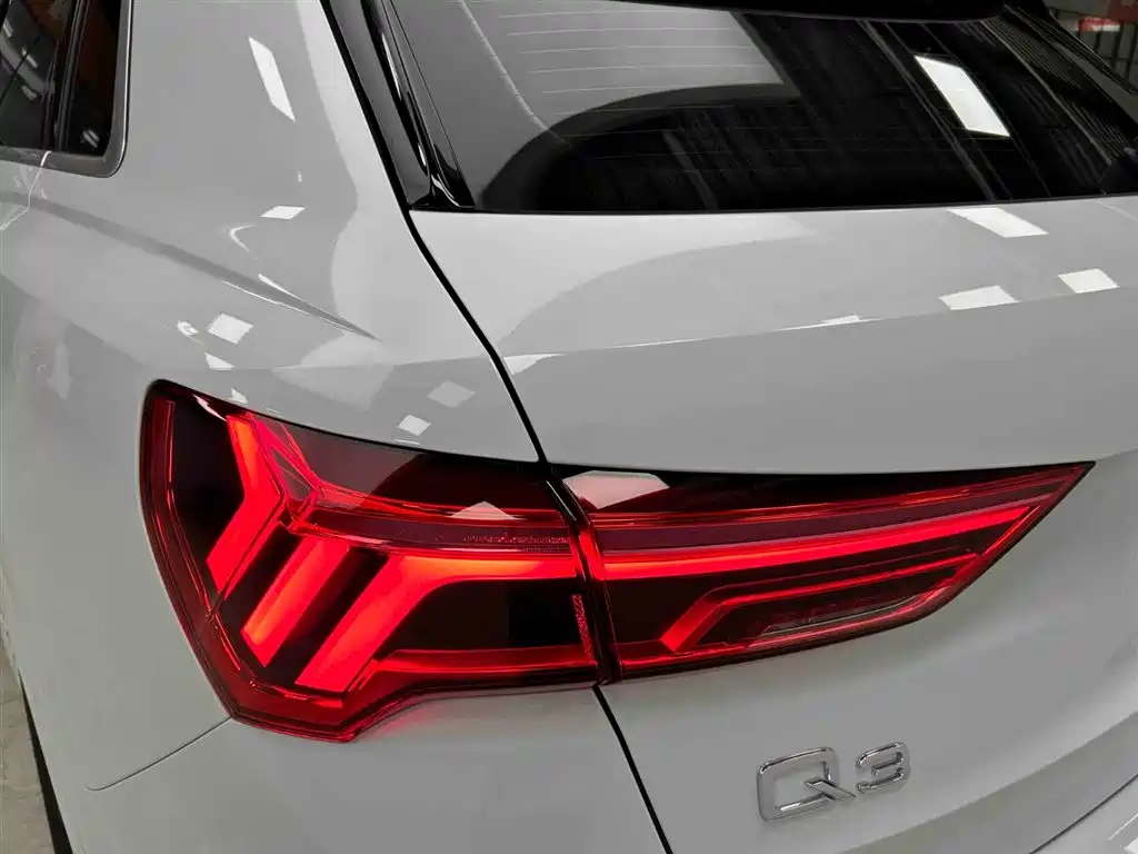 Audi Q3 2022 — фото 19