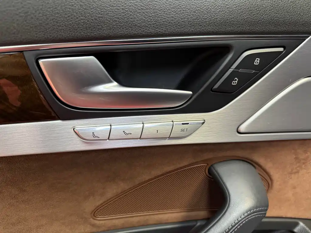 Audi A8 2014 — фото 33