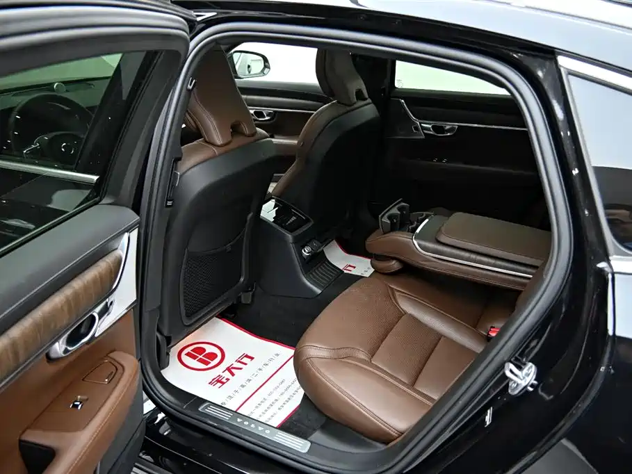 Volvo S90 PHEV 2024 — фото 13