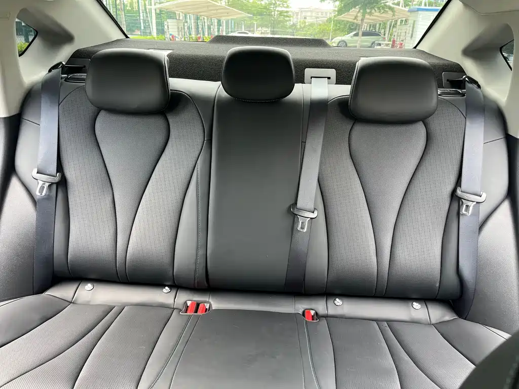 BYD Seal 05 DM-i 2025 — фото 19