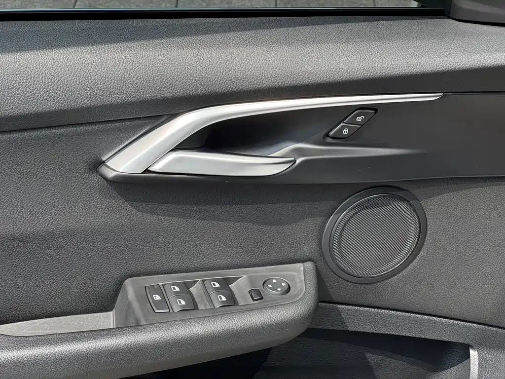 BMW 1 Series 2018 — фото 14
