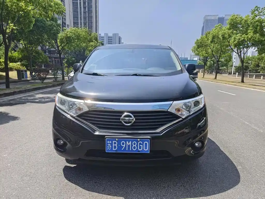 Nissan Quest 2015 — фото 2