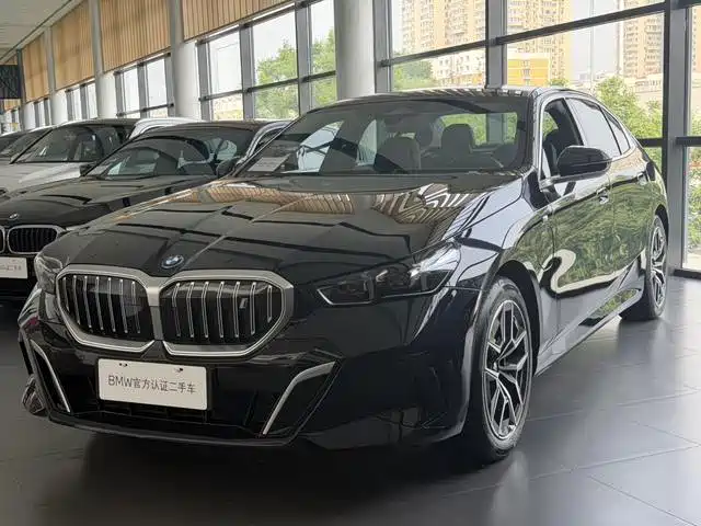 BMW i5 2025