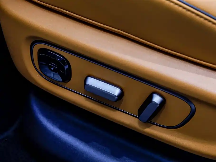 Li Auto i6 2025 — фото 18