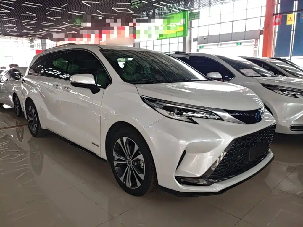 Toyota Granvia 2023