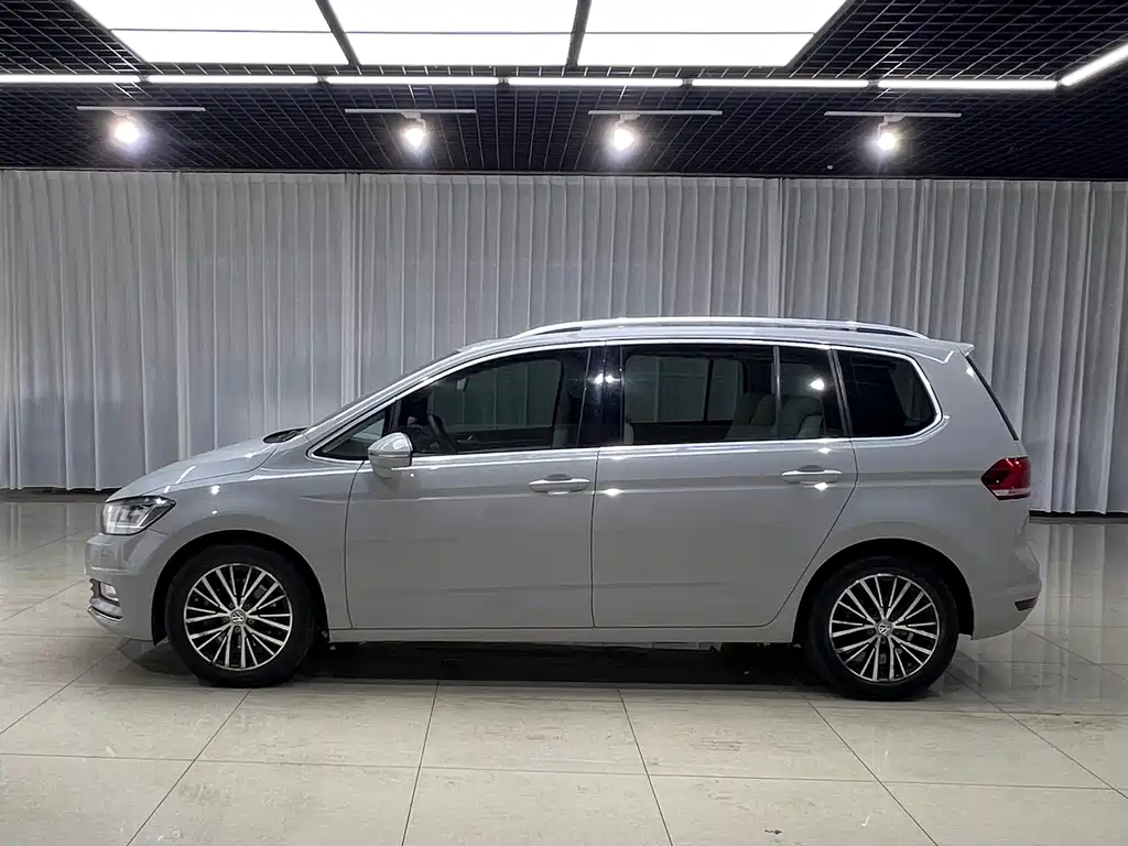 Volkswagen Touran 2016 — фото 3
