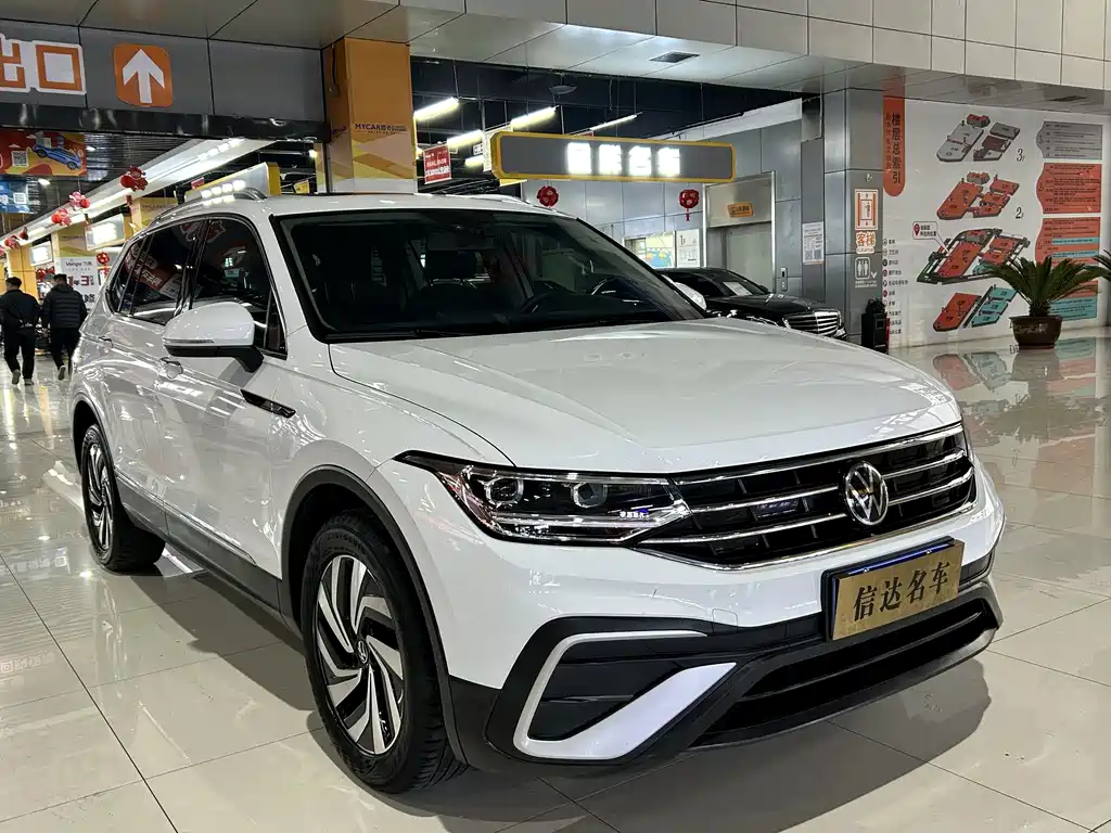 Volkswagen Tiguan L 2024 — фото 3