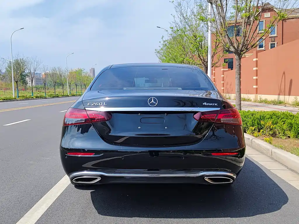 Mercedes-Benz E-Class 2021 — фото 30