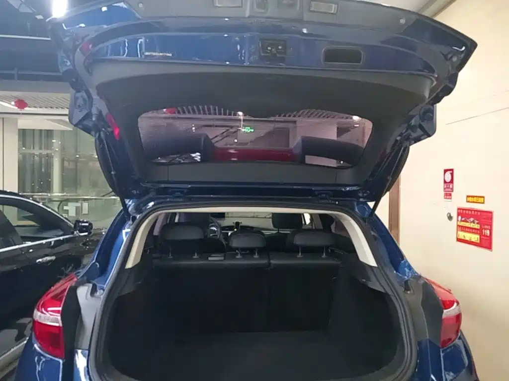 Geely Emgrand GS 2019 — фото 19