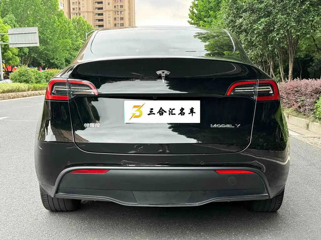 Tesla Model Y 2022 — фото 9