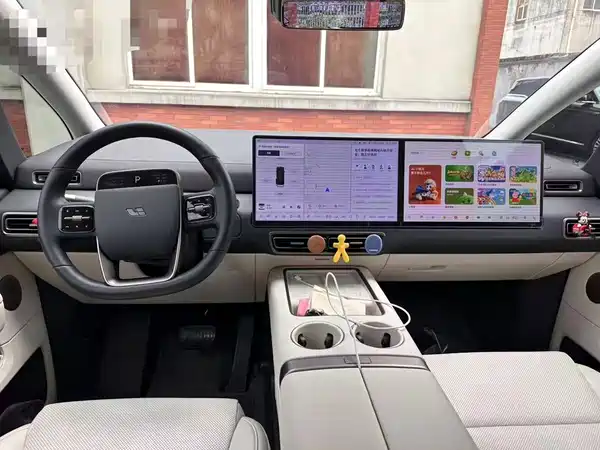 Li Auto MEGA 2025