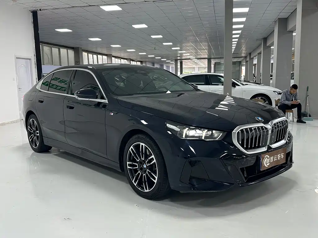 BMW 5 Series 2025