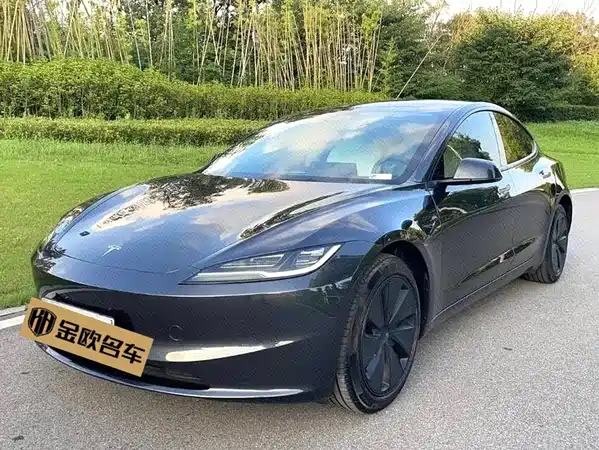 Tesla Model 3 2024