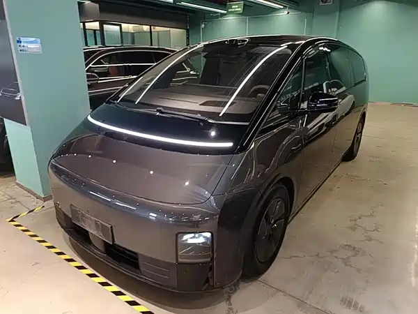Li Auto MEGA 2025