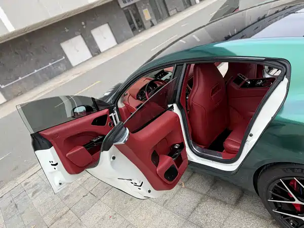Aston Martin Rapide 2017