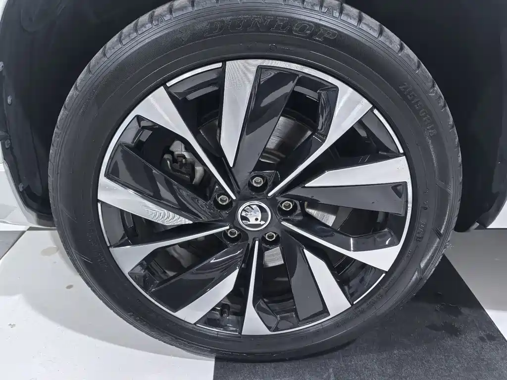 Skoda Karoq 2022 — фото 8