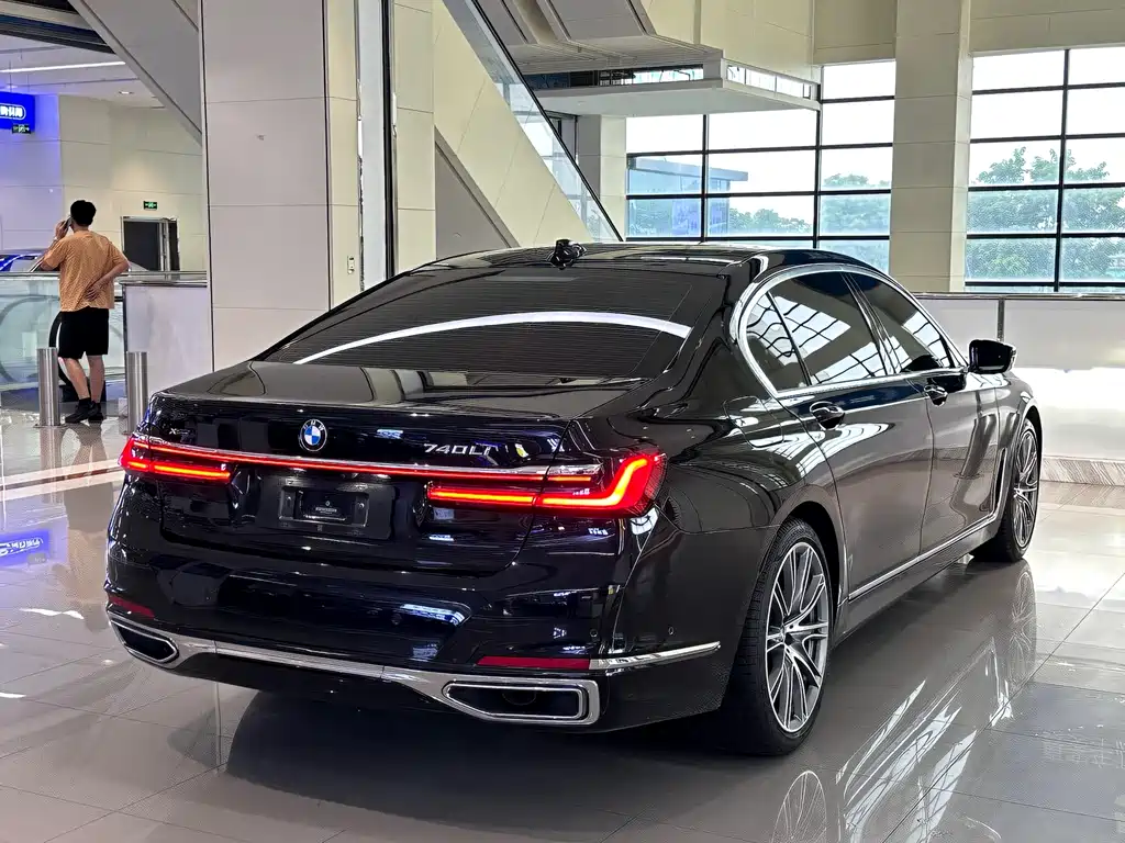 BMW 7 Series 2020 — фото 21