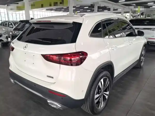 Mercedes-Benz GLA 2025