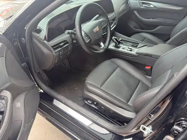 Cadillac CT5 2025