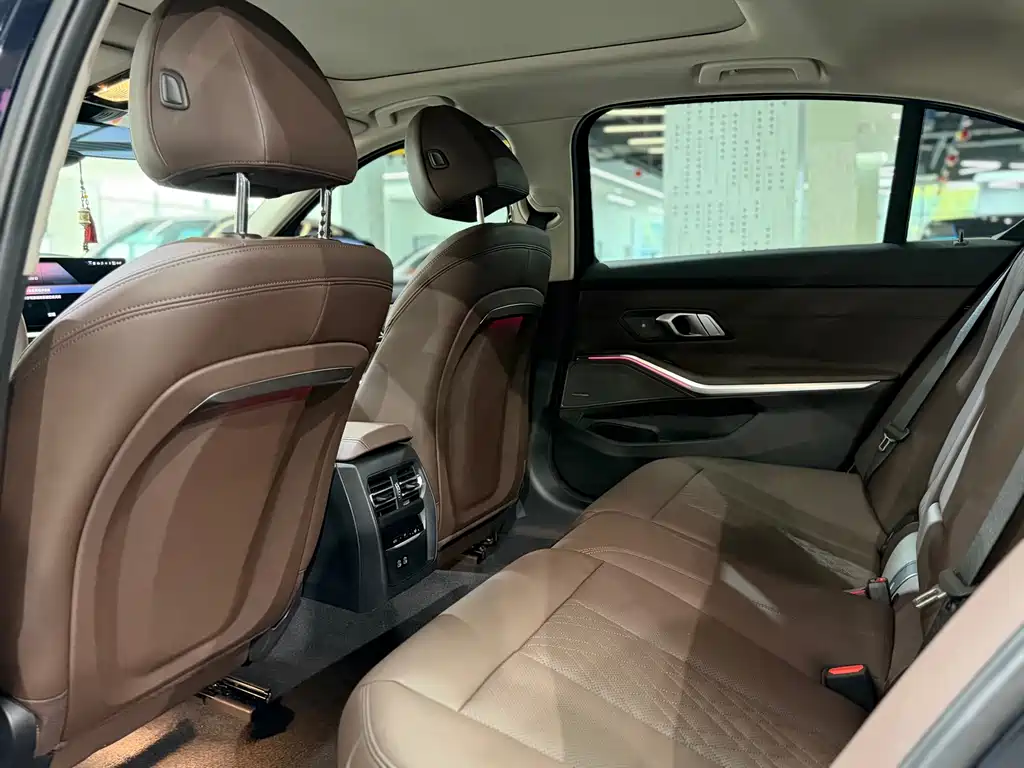BMW 3 Series 2023