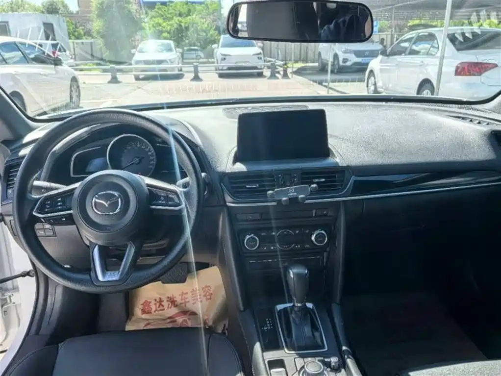 Mazda CX-4 2023